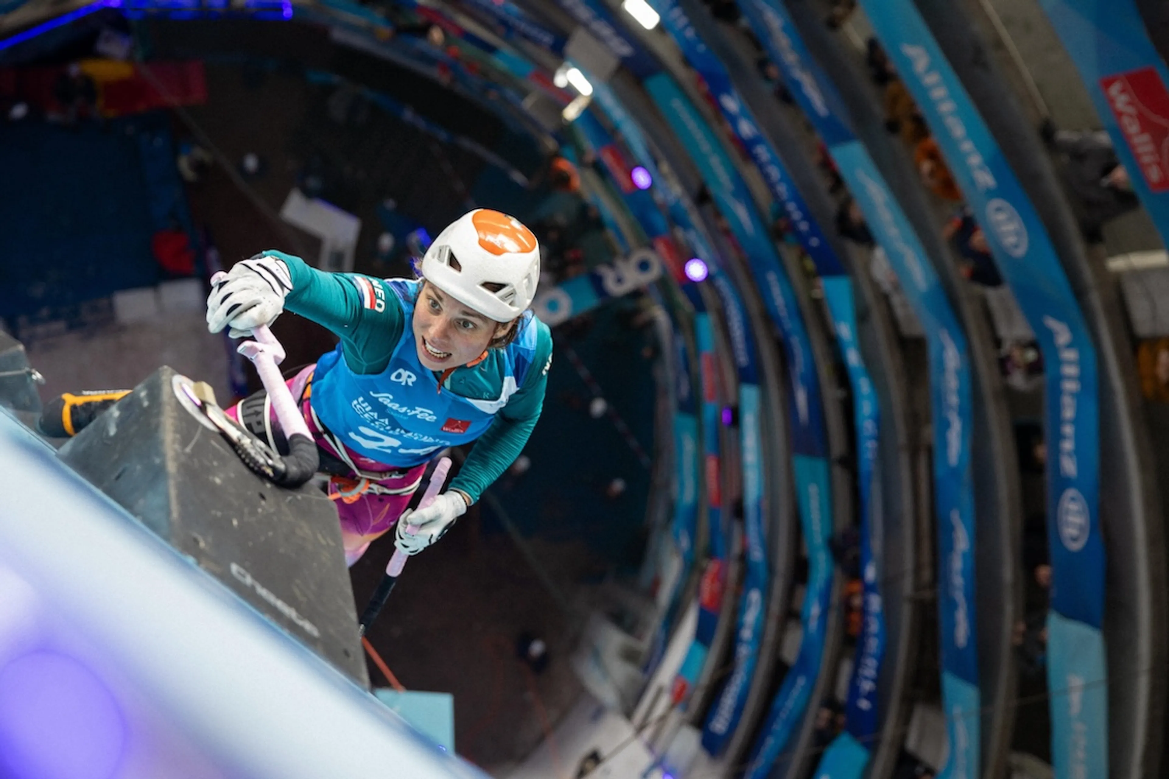 Marianne is ijsklimmer: ‘Ik heb drie universitaire studies afgerond, maar leerde het meest van klimmen’