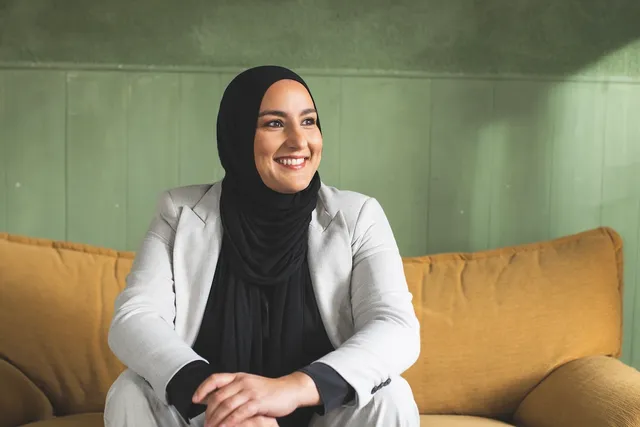 Nora Akachar doet mee aan Wie is de Mol en is bekend van onder andere Meskina en Mocro Maffia. Ze vertelt over haar theaterproducties.