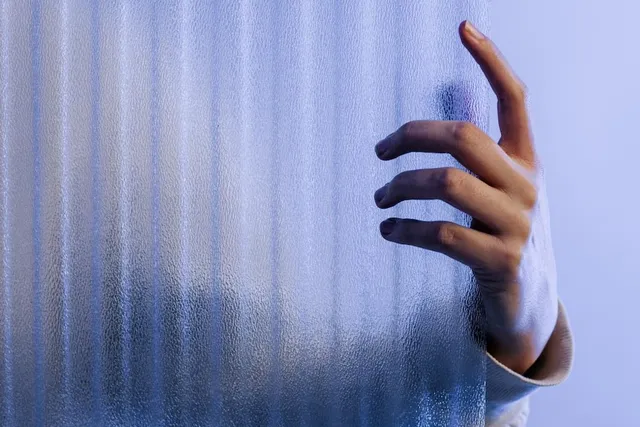 anonieme ex-gedetineerde vrouw die werd veroordeeld voor drugssmokkel.