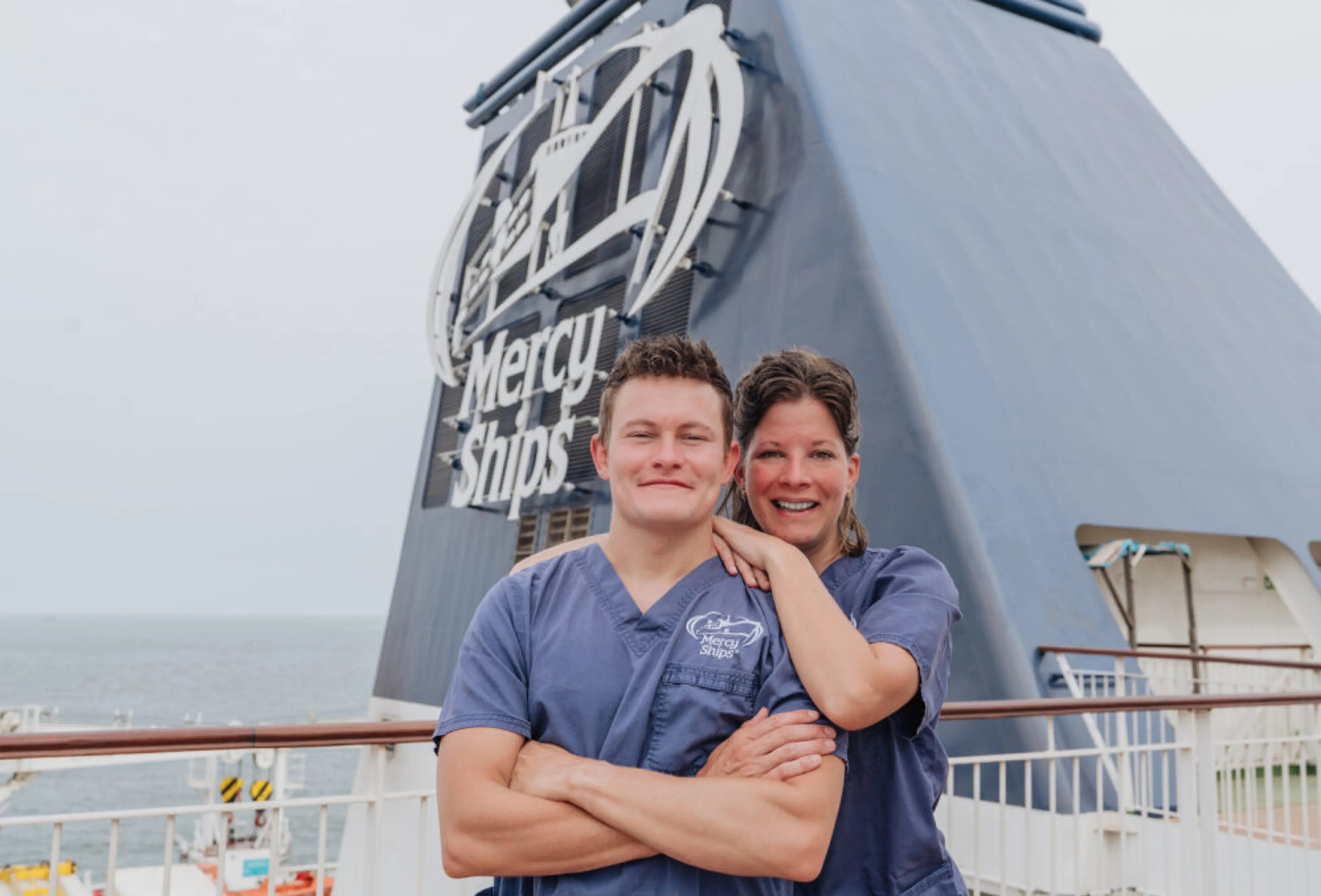 Samen aan boord van een ziekenhuisschip: ‘Een operatie is hier meer dan een medische ingreep’