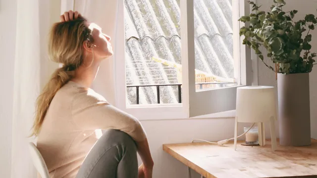 Blue Monday deprimerend? Welnee! Met deze tips geniet je optimaal van het schaarse zonlicht en voel je je weer helemaal happy!.