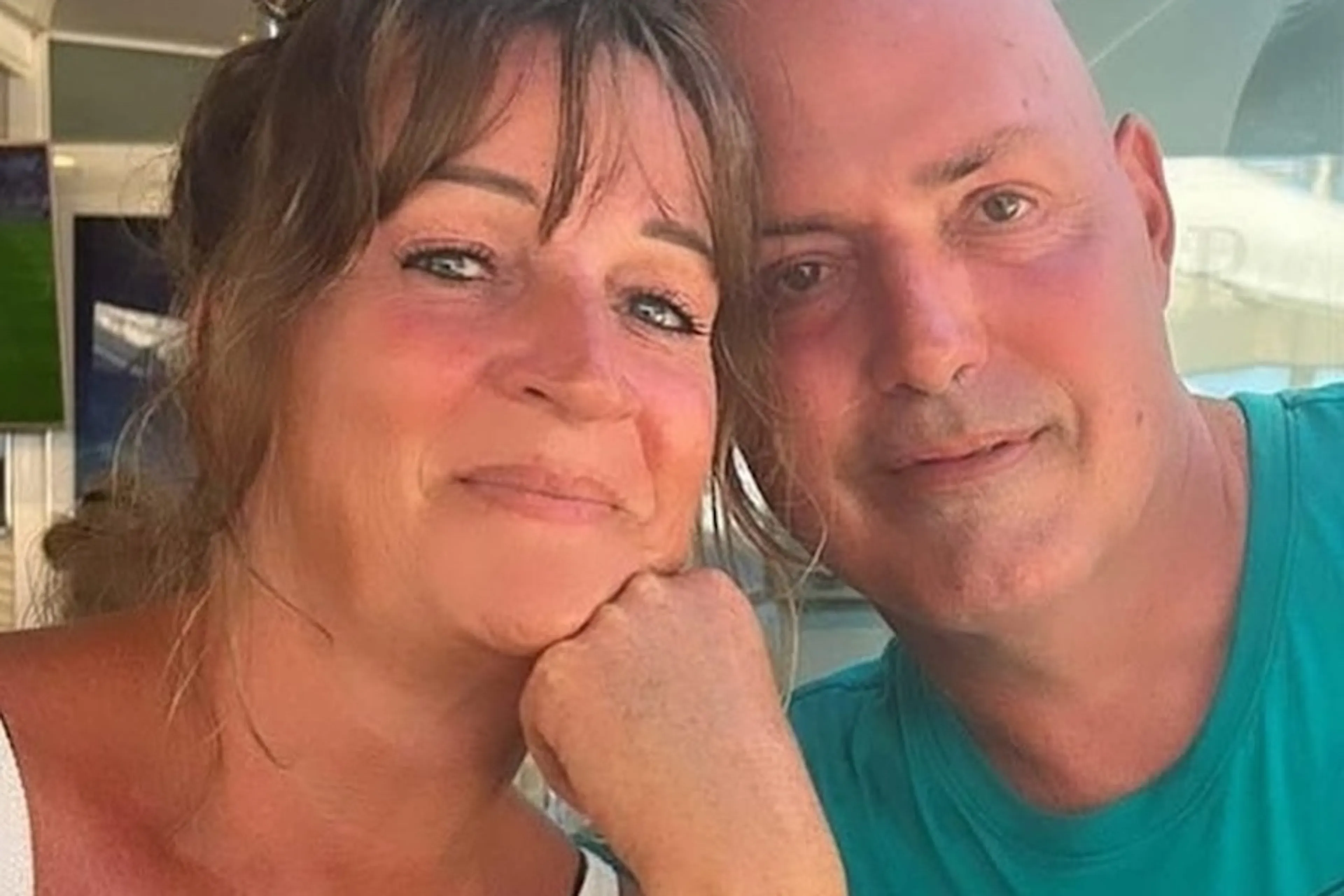 Natasja en Marcel uit het EO-programma driedubbelgezond op een zomerse foto.