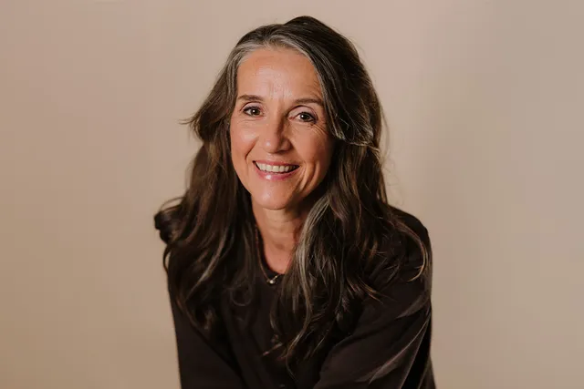 Vijftien jaar was ze, toen Noëlle (55) verhuisde van Zwitserland naar Den Haag om ballerina te worden. Hoewel de trainingen fysiek en mentaal zwaar waren, was stoppen geen optie. “Het was een eer dat ik was uitgekozen.”.