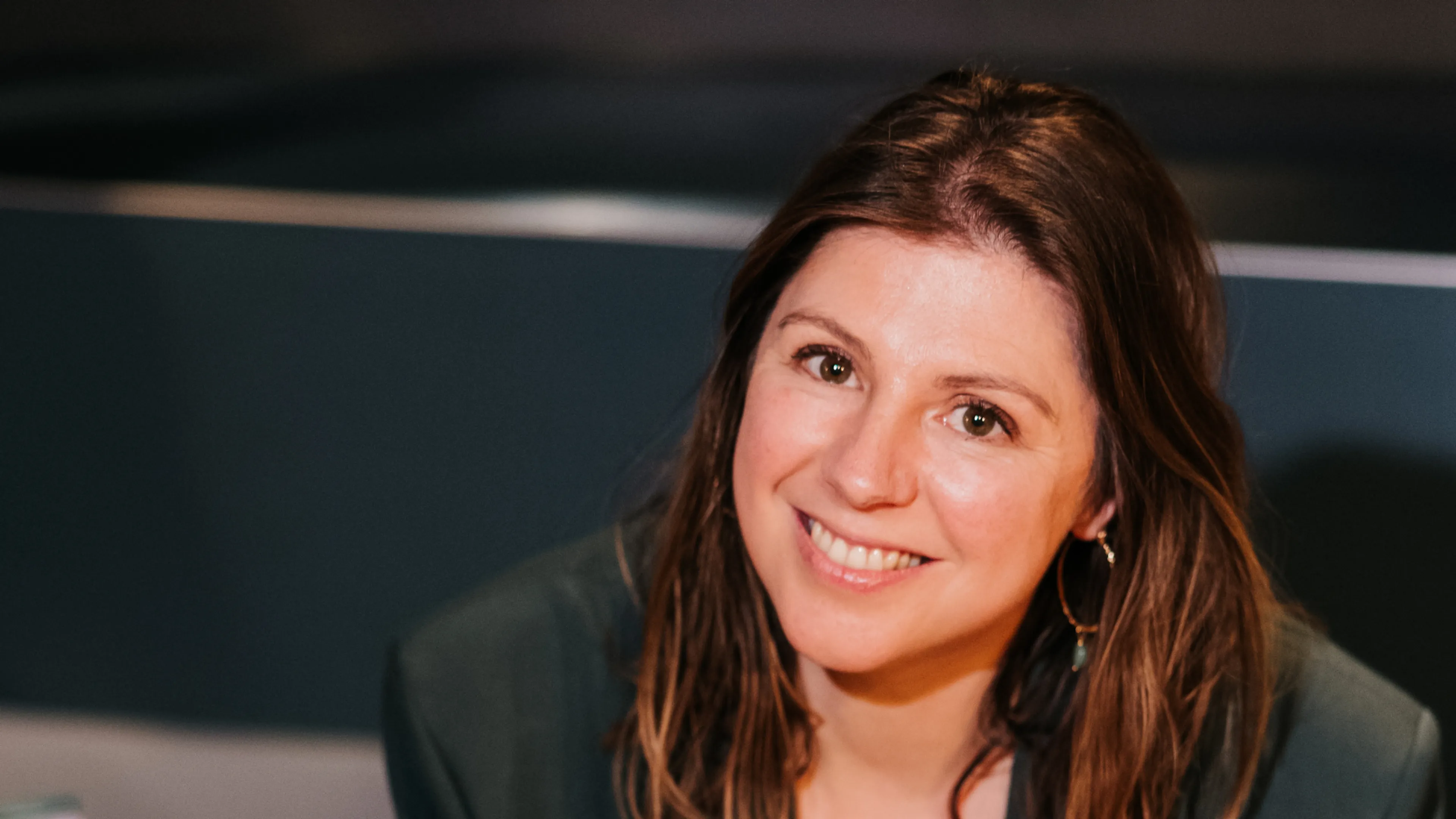 Kim bedacht een theatervoorstelling aan bed: ‘Kinderen zijn dan even niet bezig met hoe ziek ze zijn’