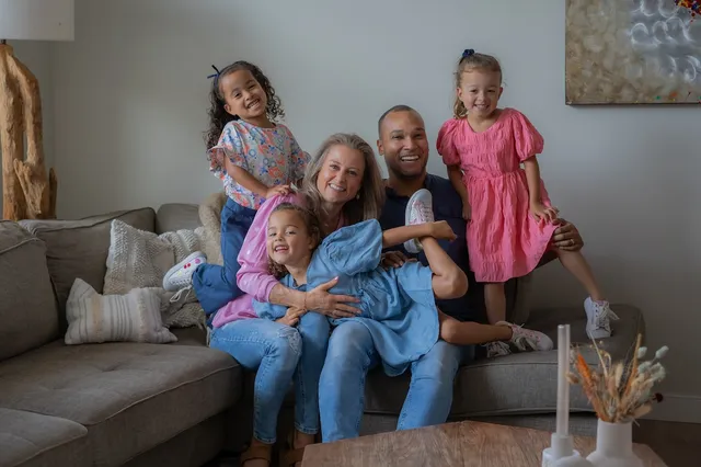 Drielingouders Kevin en Nicole in nieuw seizoen ‘Meer dan verwacht’: ‘Je bent eigenlijk altijd in de minderheid’.