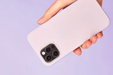 Wat is The Offline Club, en helpt het tegen je smartphone-verslaving?