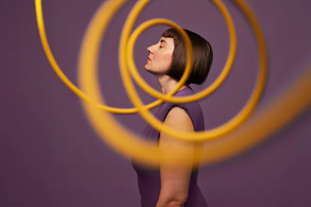 Maskeren, overprikkeling en stereotyperingen: het is niet makkelijk een autistische vrouw te zijn.