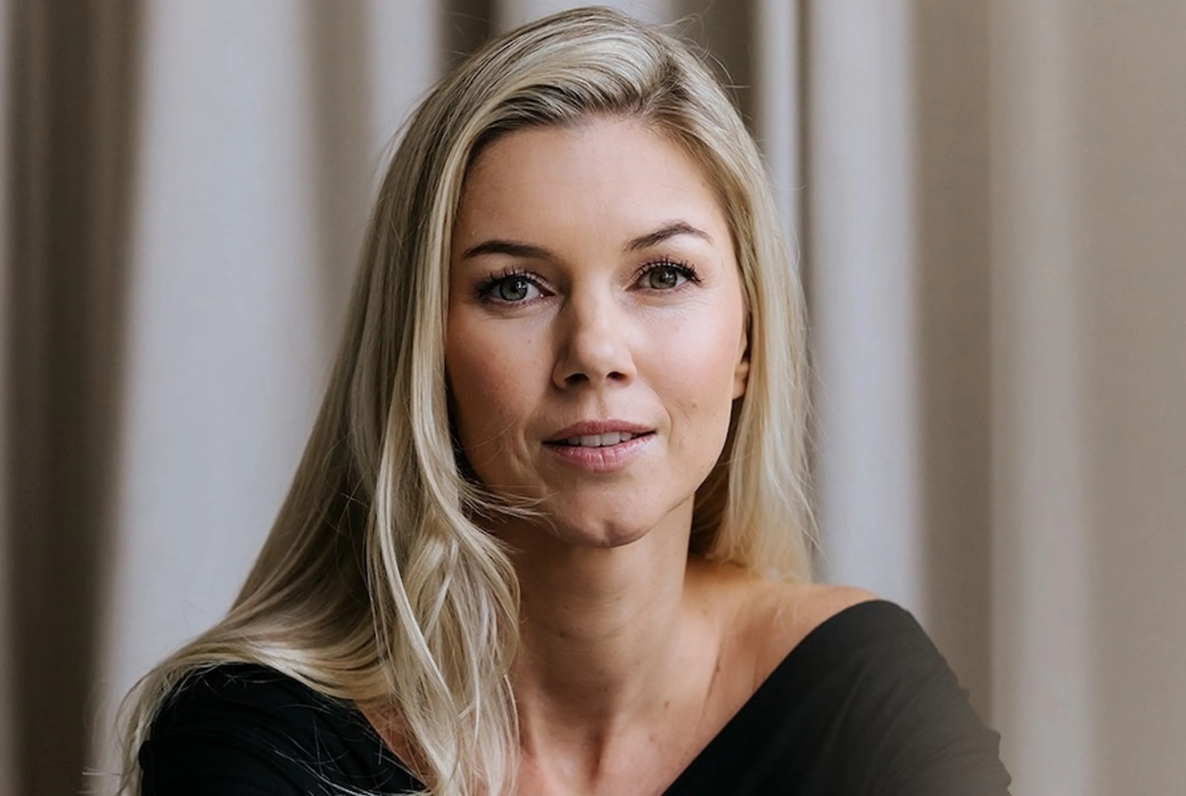 Oud-profvoetbalster Anouk Hoogendijk drinkt vijf dagen alleen water: ‘Water hoort geen luxe te zijn’