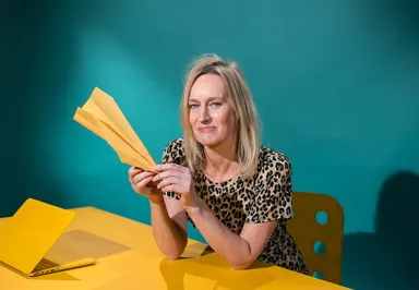 Japke-d. Bouma schittert in eigen theatershow: ‘Laatbloeiers hebben de toekomst’