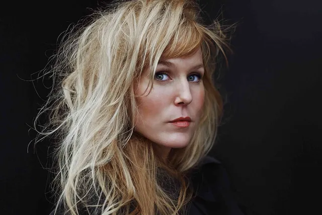 Hadewych Minis: ‘Sinds ik naar mijn lichaam luister, ervaar ik het ouder worden als iets moois’.