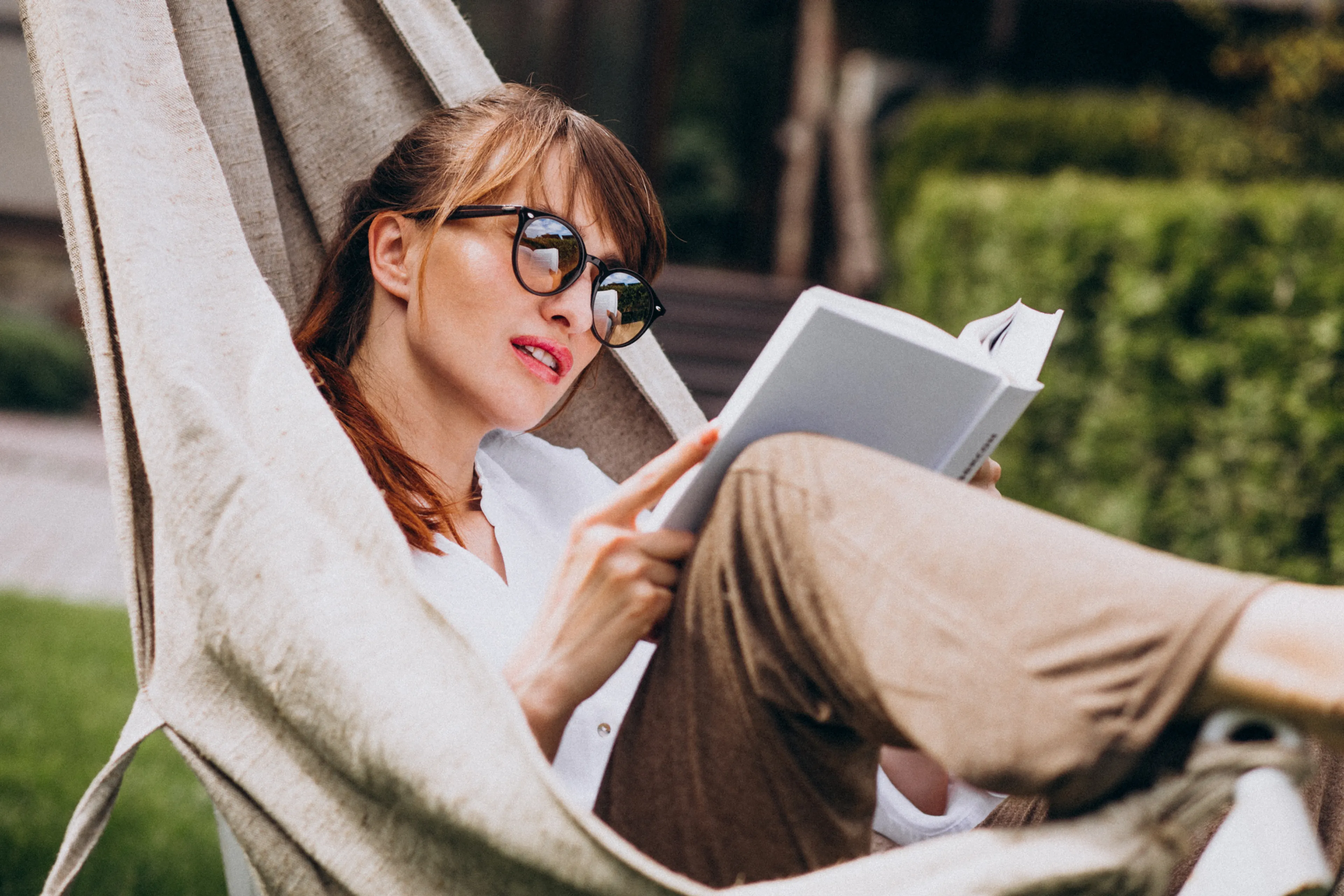 Van hangmat tot treincoupé: 7 zomerse boeken die overal lekker lezen