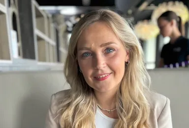 Céline heeft autisme én is psycholoog: ‘Mensen kunnen mij niet matchen bij hun beeld van autisme’