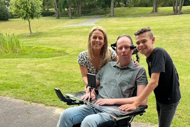 Vanda’s man zit gevangen in zijn eigen lichaam door het locked-insyndroom.