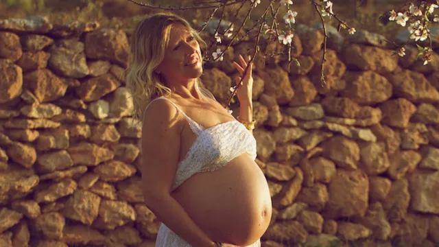 Coco werd laat moeder. ‘Er rust nog steeds taboe op, alsof er iets mis is met je’.