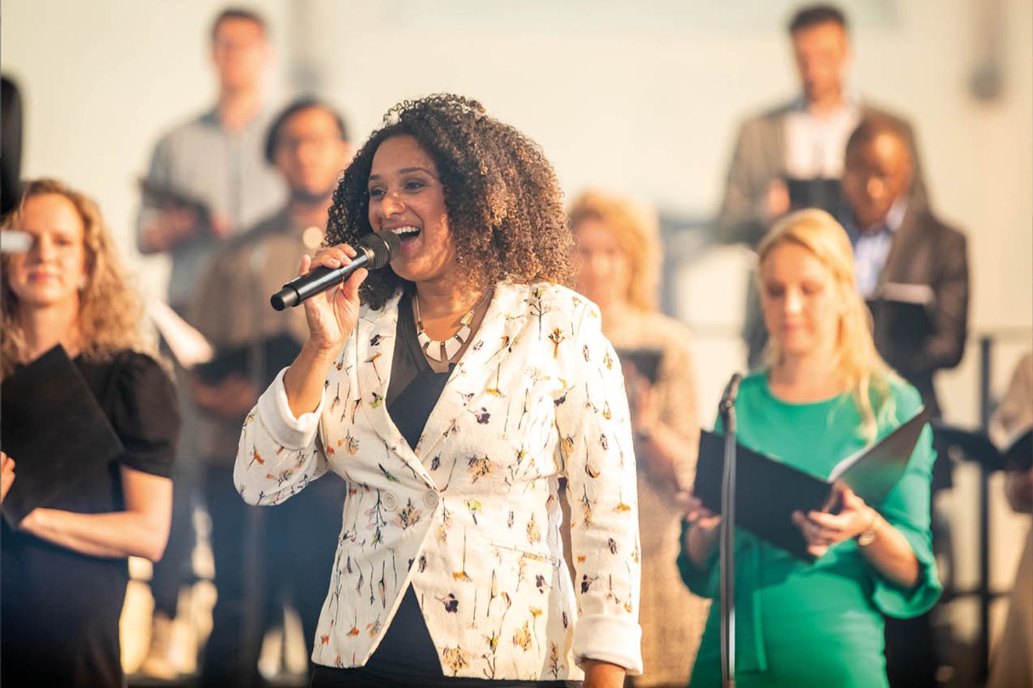 Gospelzangeres Sharon Kips te horen bij Nederland Zingt: ‘Zingen is niet altijd vanzelfsprekend geweest’