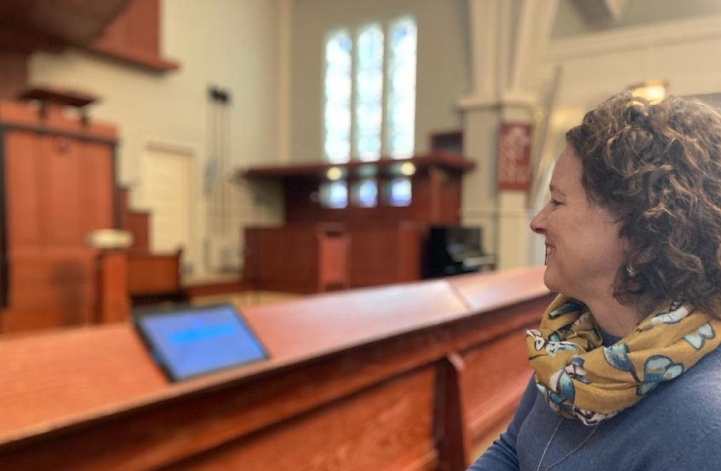 Liesbeth (45) is doof en voelde zich eenzaam in de kerk