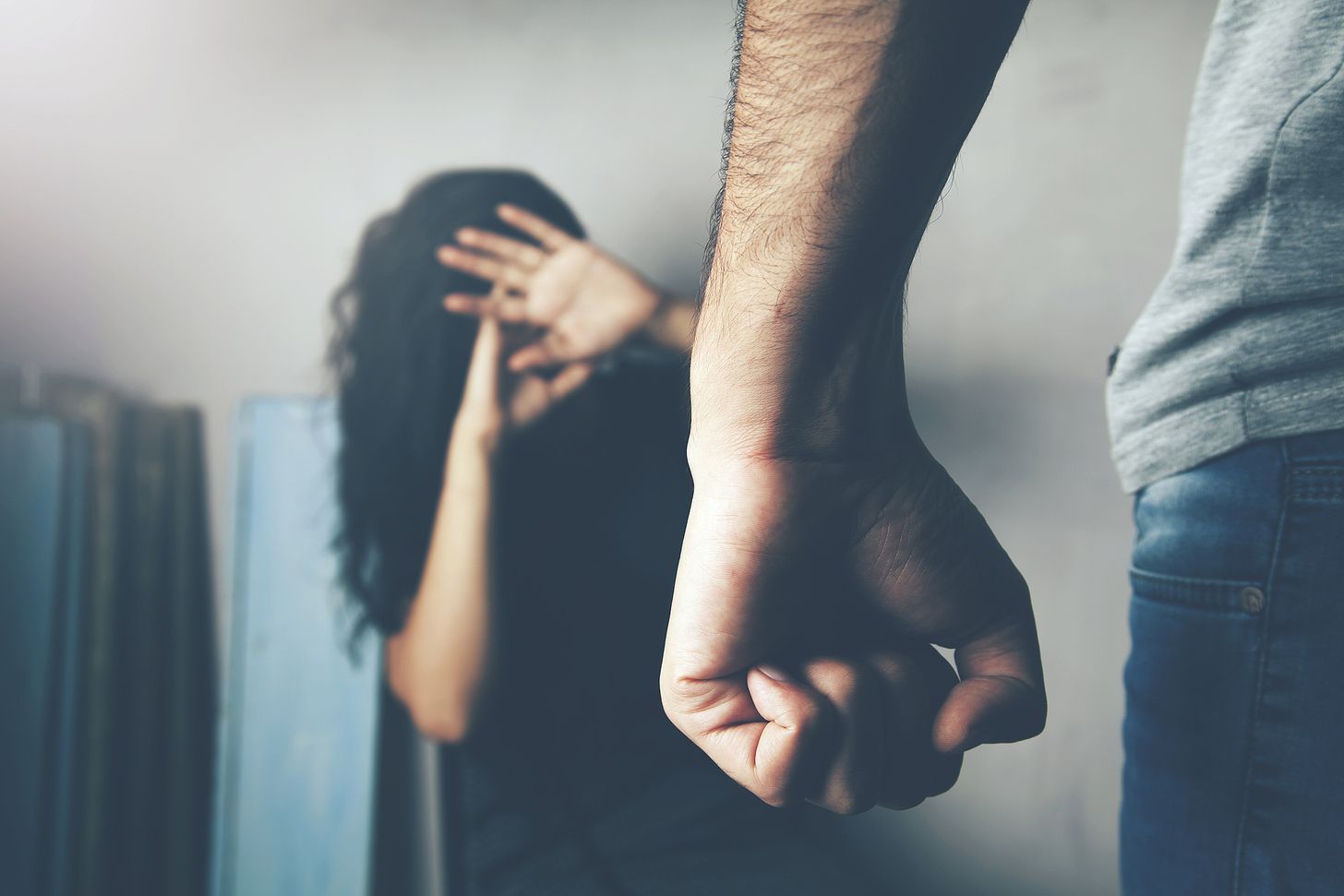 Vermoed je huiselijk geweld? Zo kun jij een slachtoffer helpen