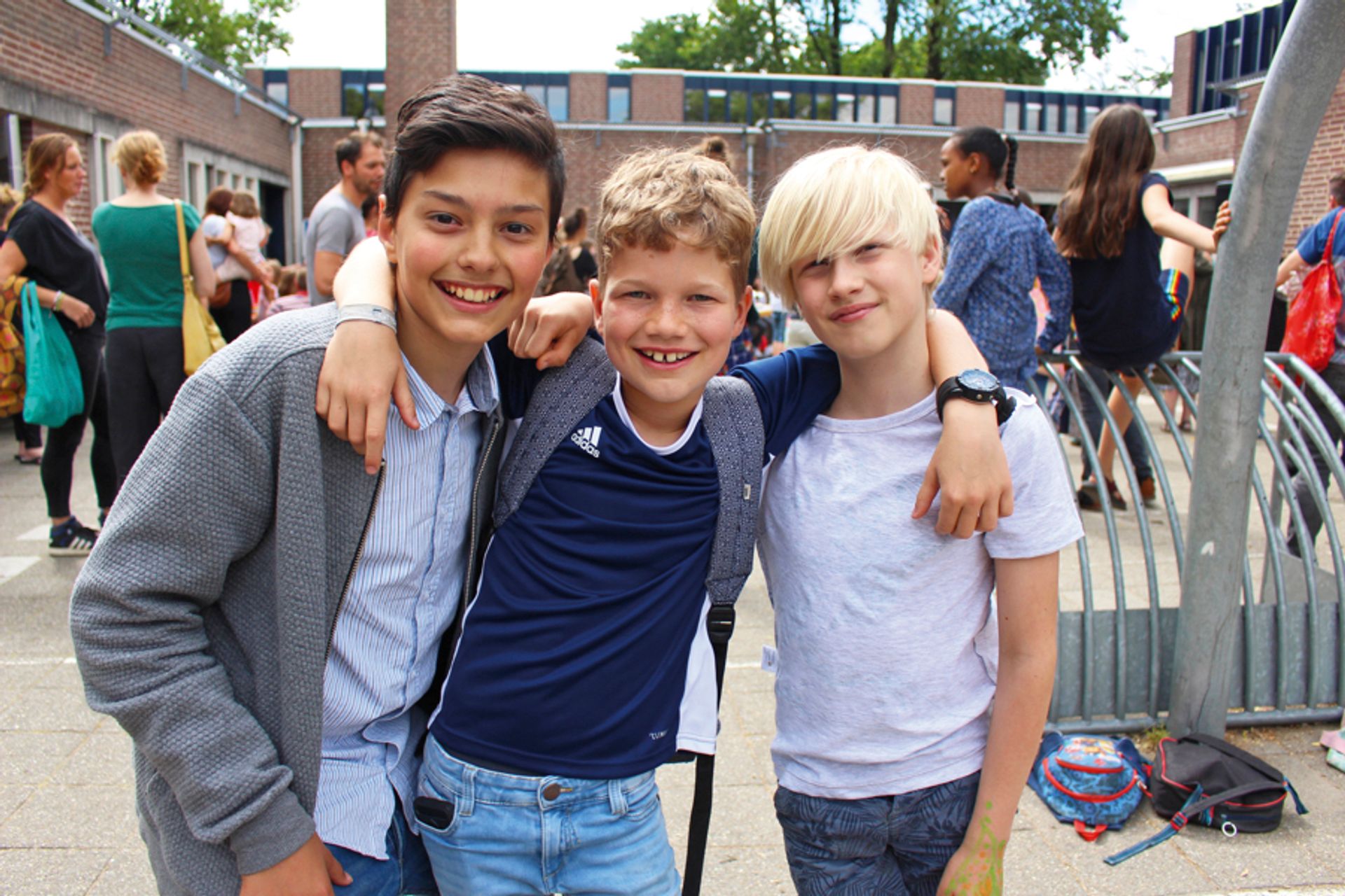 Jacob (links) met zijn vrienden Hente (midden) en Quinn