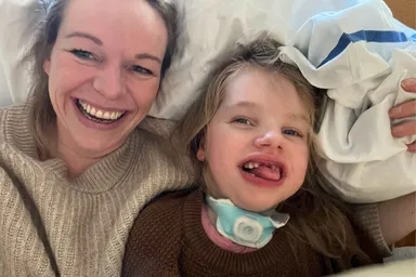 De dochter van Nynke is ongeneeslijk ziek, toch staat ze positief in het leven