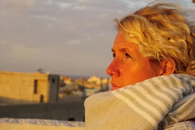 Antoinette werkt in de Gazastrook en bevindt zich onverwachts in oorlogsgebied