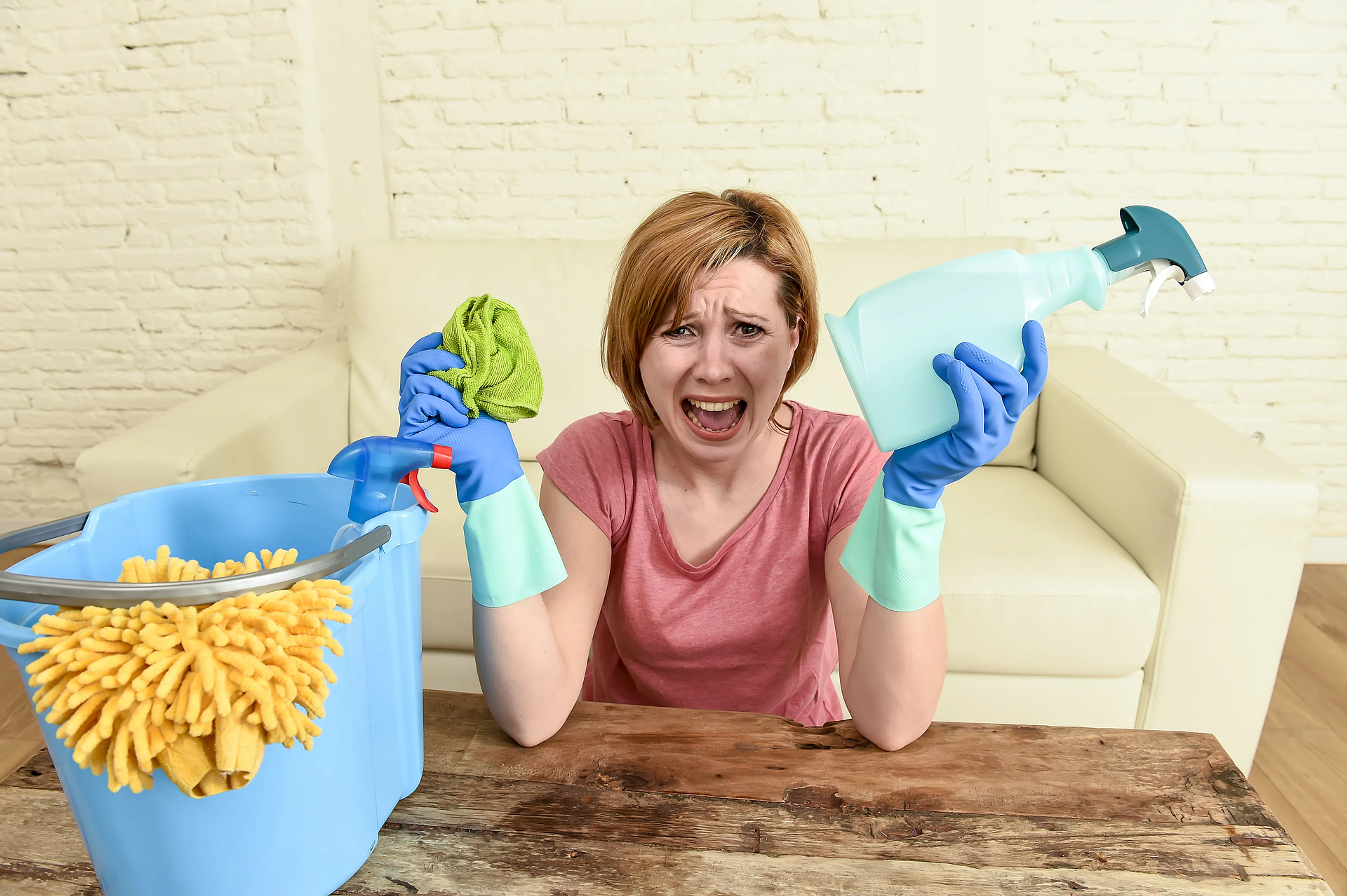 Column Hanneke: ‘In een donderwolk van gemopper poets ik kind en vloer’