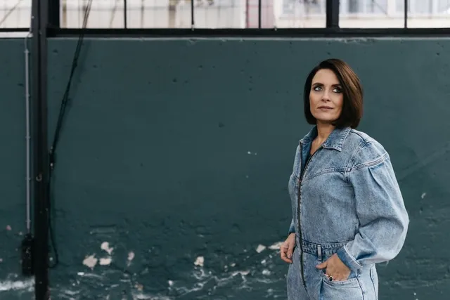 Esther richt stichting Kom in het licht op voor vrouwen met misbruikverleden: ‘Het voelt als een roeping van God’.