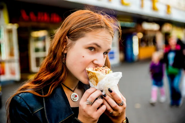 Voorheen wilden ze instant noodles bij het ontbijt, de lunch en het diner. Nu houden Livia’s pubers er eetgewoonten op na waardoor ze die noodles bijna gaat missen.