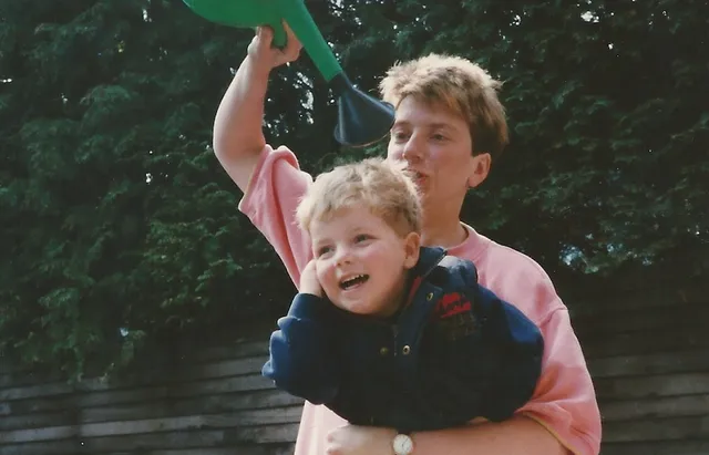 Bas Derks en zijn moeder.