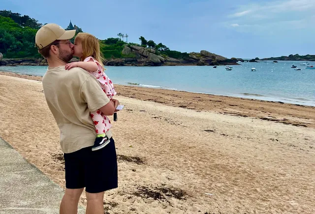 Bas dacht vader te 'doen' zonder écht vader te zijn: "Pip en Wies waren aanhangsels van het leven dat we altijd gekend hadden." Maar het afgelopen jaar veranderde alles.