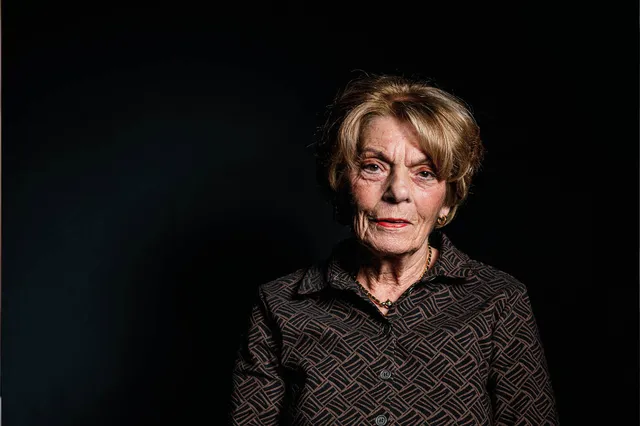 Het bombardement op Nijmegen op 22 februari 1944 wordt ook wel de zwartste dag uit de Tweede Wereldoorlog in Nederland genoemd. Er kwamen ongeveer 800 mensen om. Addy Hendriks (85) is één van de vijf overlevenden die uit een kleuterschool.