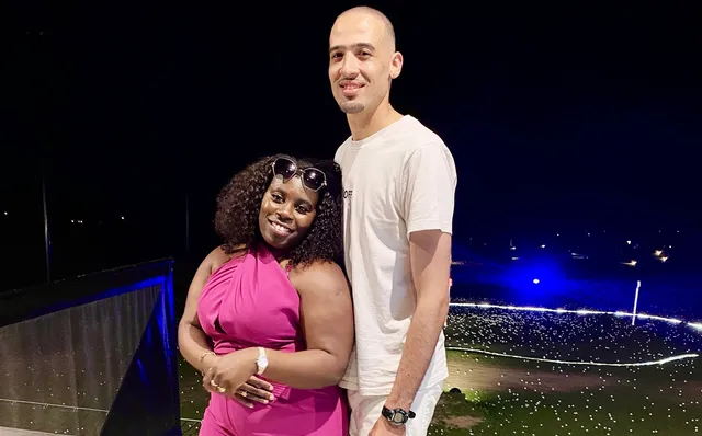 Kiëra en Yordi worden, vier maanden te vroeg, de trotse ouders van hun dochtertje Louèn. Dit is niet de eerste keer dat ze in deze situatie verkeren; vier jaar geleden werd hun eerste dochtertje, D’Angely, ook te vroeg geboren, na een zwangerschap van 26 weken.