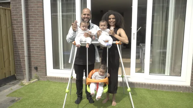 Carlo en Fahishta zijn te zien in het programma Meer dan verwacht. Hier lees je wat ze in de eerste week beleven met hun drieling Justice, Naila en Joah.