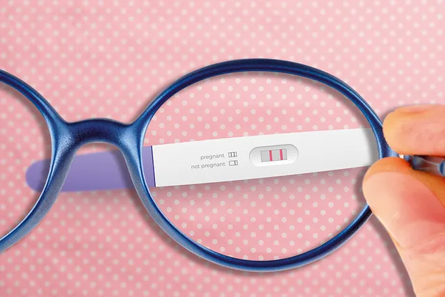 Twee heel verschillende levens, maar met één grote overeenkomst: beide vrouwen werden (nogmaals) moeder in hun jaren veertig!.