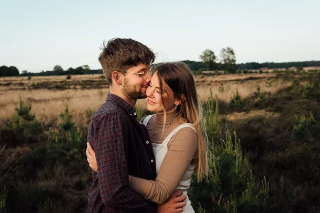 Bas Derks met zijn vriendin Roos.