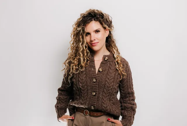 Huilen doet Eva-columnist Rachel zelden. In plaats daarvan wordt ze eerder boos. "De laatste tijd verkeert mijn lichaam in permanente staat van boosheid en machteloosheid. Sinds die afschuwelijke beelden van 7 oktober vorig jaar.".