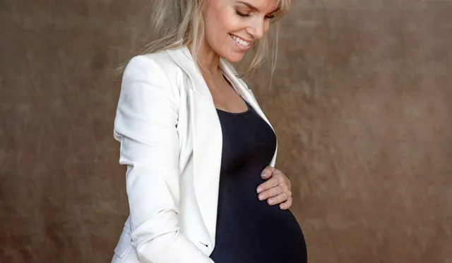 Je kindje gezond op de wereld zetten is een wonder, vooral in landen waar veel armoede heerst en de gezondheidszorg te wensen over laat. EO-presentatrice Anne-Mar Zwart weet er alles van. Voor EO-Metterdaad bezocht zij Bangladesh. “Ik ontmoette een vrouw die dringend een keizersnede nodig had. Het dichtstbijzijnde ziekenhuis was een wandeltocht van 4 uur.”.