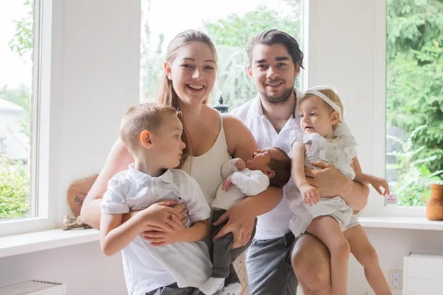 Rhode verloor twee zoontjes bij een auto-ongeluk. Ze vertelt hoe God deel was in het rouwproces en hoe hij haar gezin ondanks het grote verlies zegent.