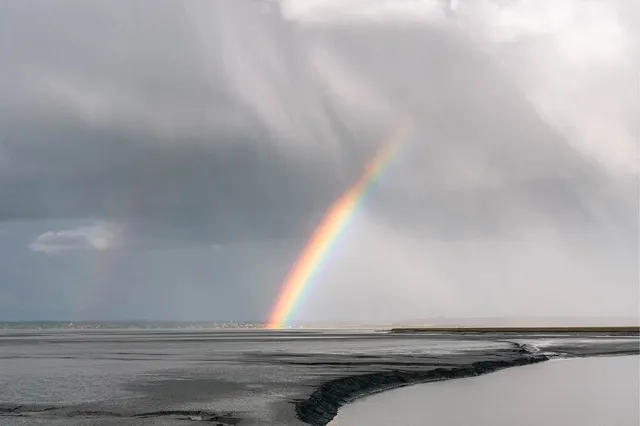 Op Hemelvaart vieren we dat Jezus teruggaat naar de Vader in de hemel.