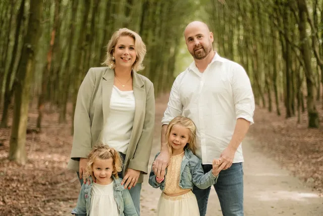 Eline heeft uitgezaaide borstkanker. Toch kijkt ze vol vertrouwen naar de toekomst.