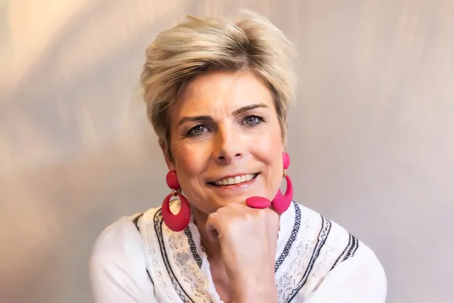 Prinses Laurentien brengt met dochter Eloise verandering met de My Lima Lima winkel.