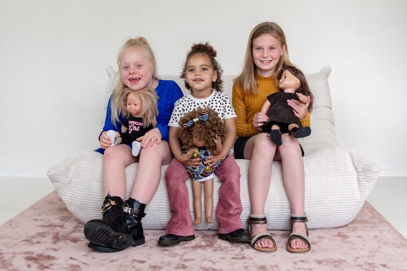 Ellen Brudet maakt poppen voor kinderen die 'anders' zijn