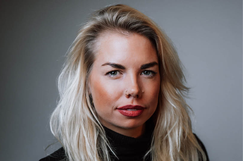 Gloria groeide op als KOPP/KOV-kind: ‘Mijn vader was verslaafd aan alcohol en mijn moeder depressief’