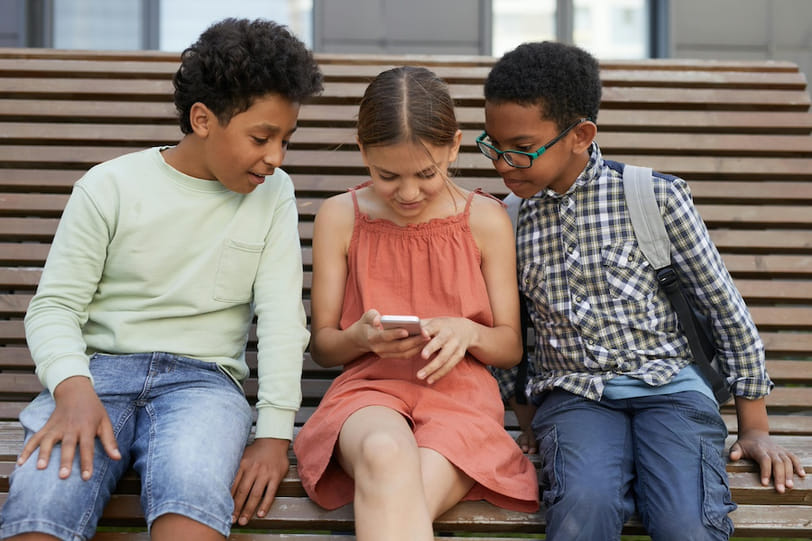 Geen smartphone onder de 14 jaar: ouders sluiten zich massaal aan bij nieuw initiatief